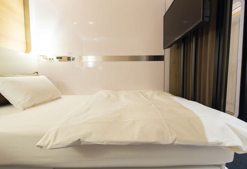 カプセルホテル First Cabin Niseko