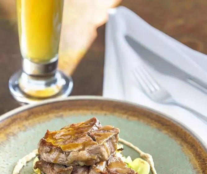 Hidden Lake Hotel & Apartments