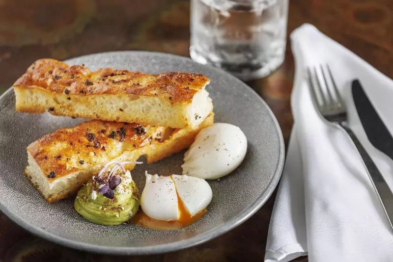 Hidden Lake Hotel & Apartments