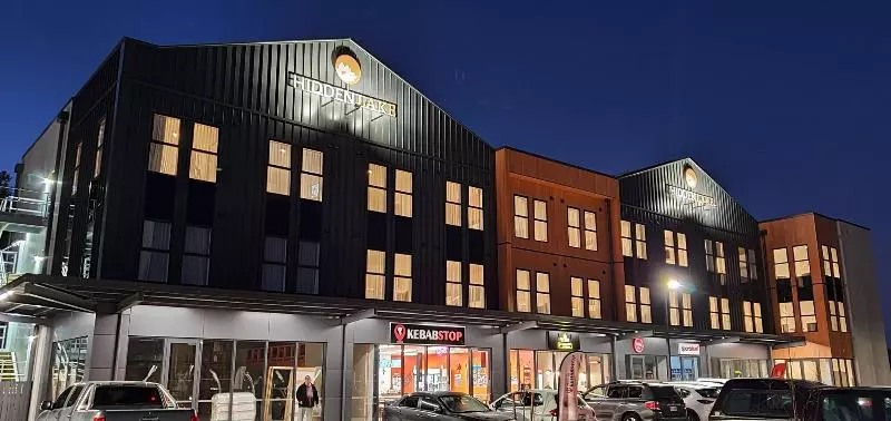 Hidden Lake Hotel & Apartments