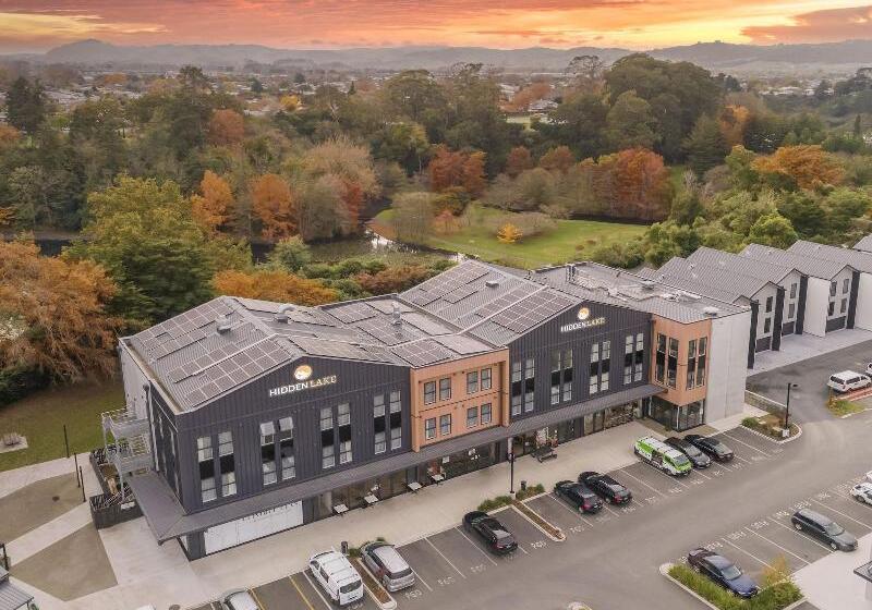 Hidden Lake Hotel & Apartments