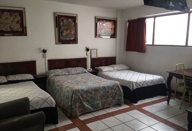 هتل Posada De Los Proceres