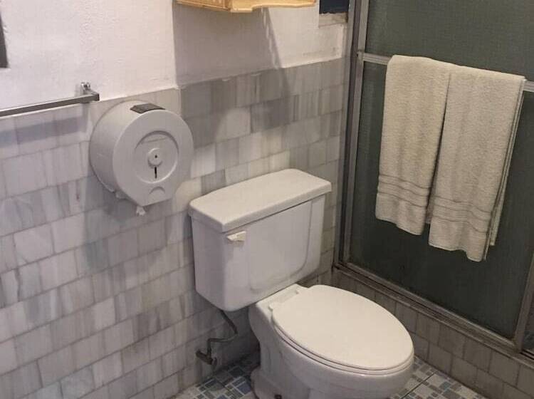 هتل Posada De Los Proceres