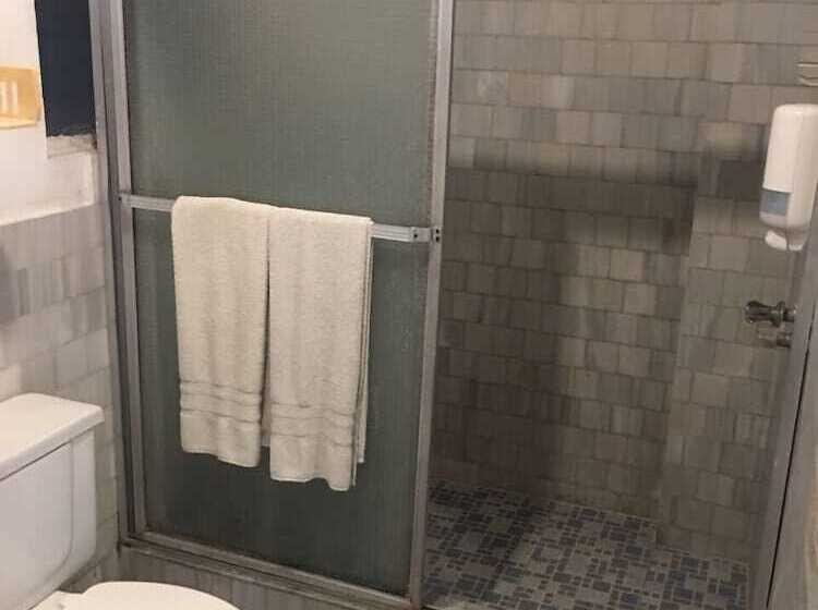 هتل Posada De Los Proceres