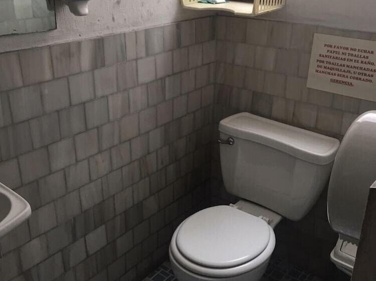 هتل Posada De Los Proceres