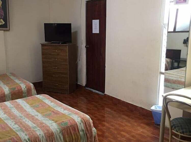 هتل Posada De Los Proceres