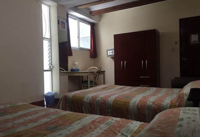 هتل Posada De Los Proceres