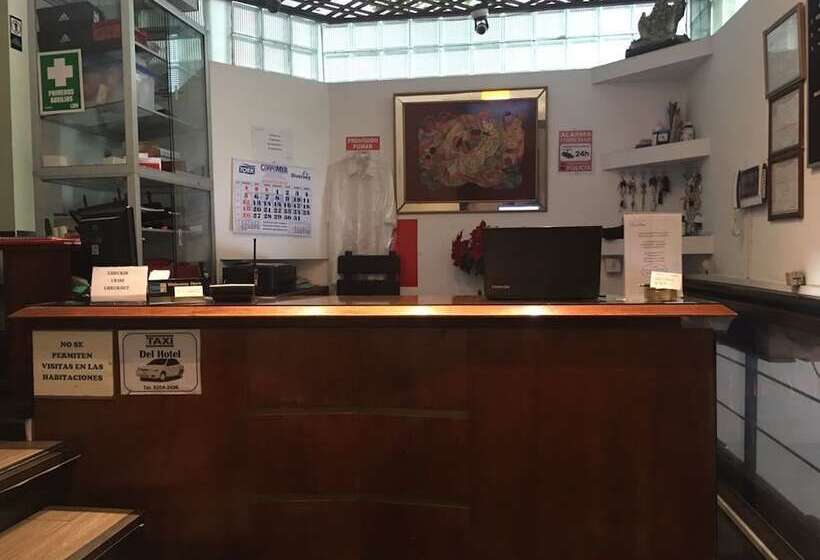 هتل Posada De Los Proceres