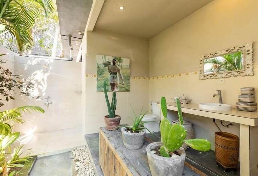 Seminyak Seagrass Villa