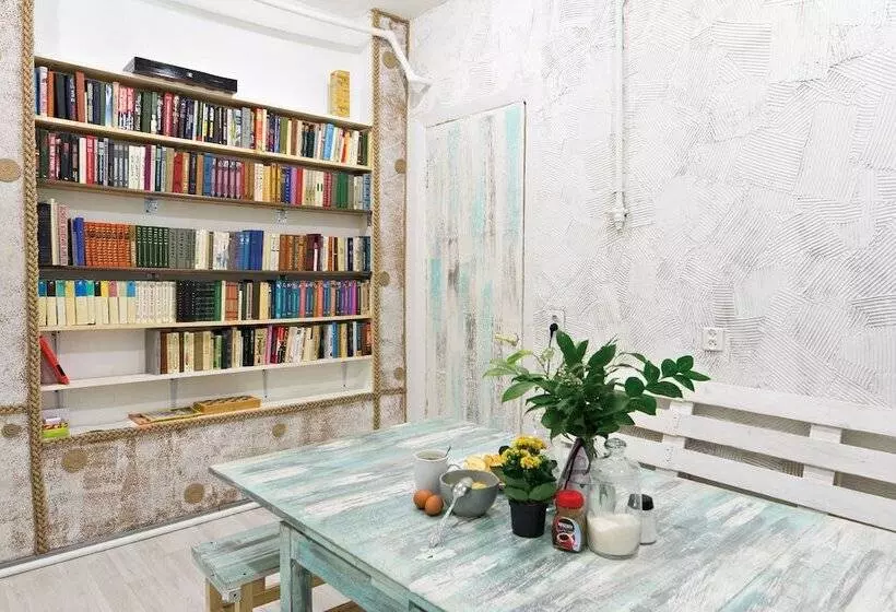 Wanderlust   Hostel