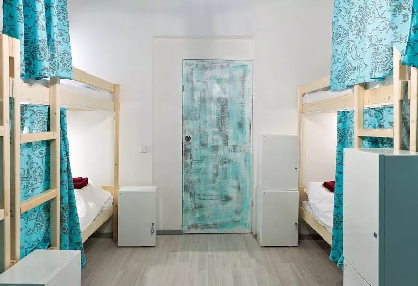 Wanderlust   Hostel