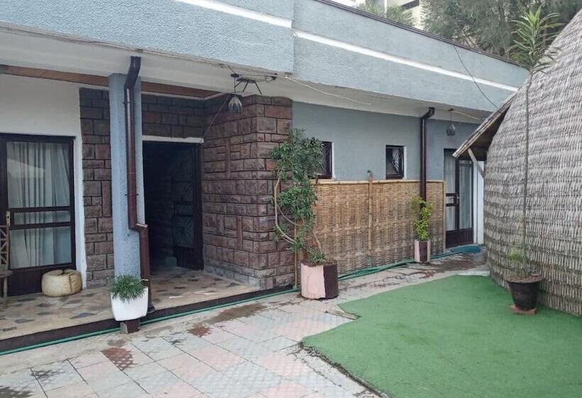 تختخواب و صبحانه Lucy Guest House