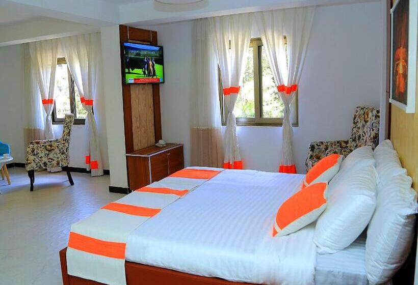 تختخواب و صبحانه Lucy Guest House