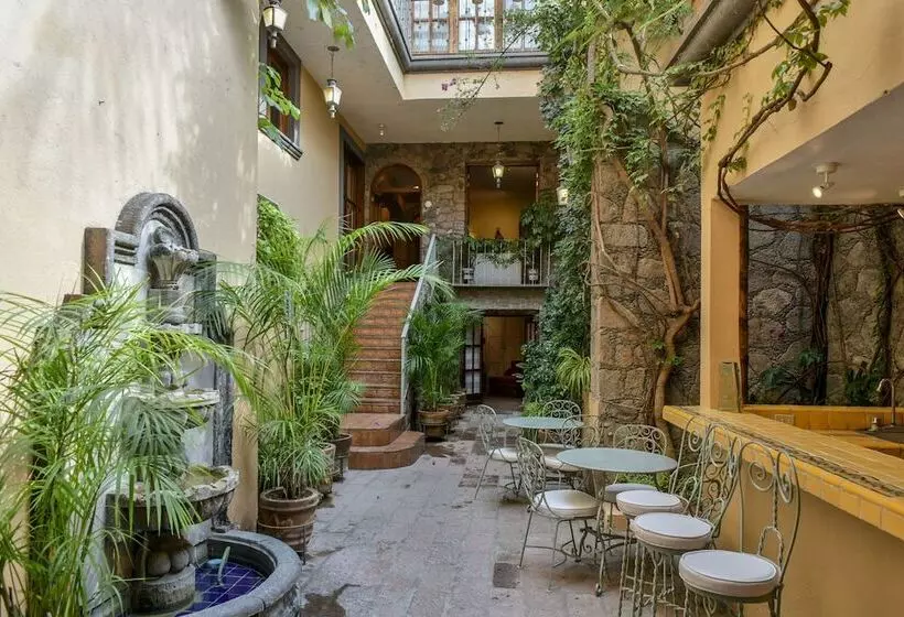 تختخواب و صبحانه Casa Calderoni