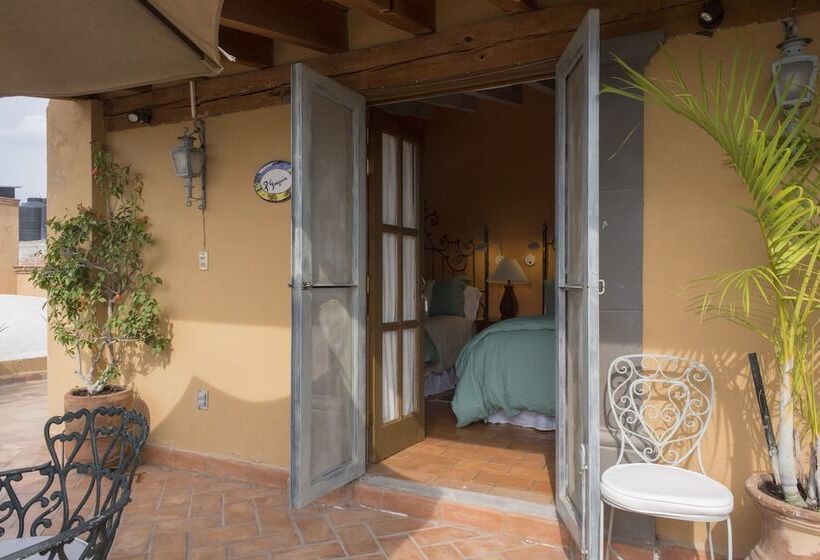 تختخواب و صبحانه Casa Calderoni