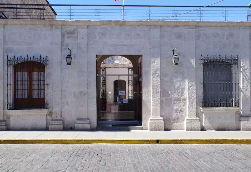 تختخواب و صبحانه Casona De Asis