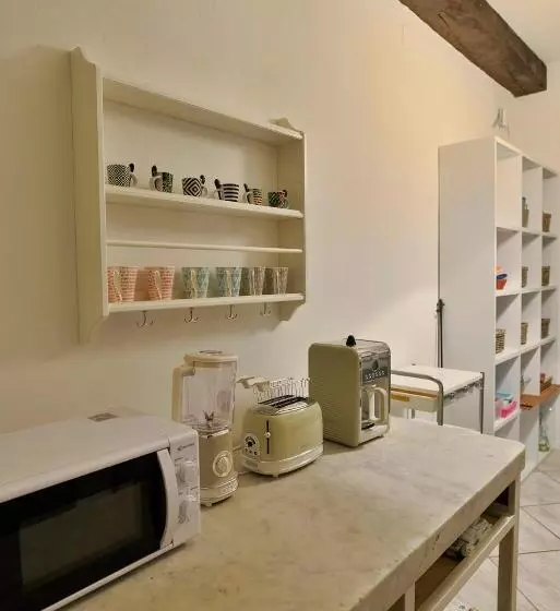 تختخواب و صبحانه Room & Breakfast Canalino 21