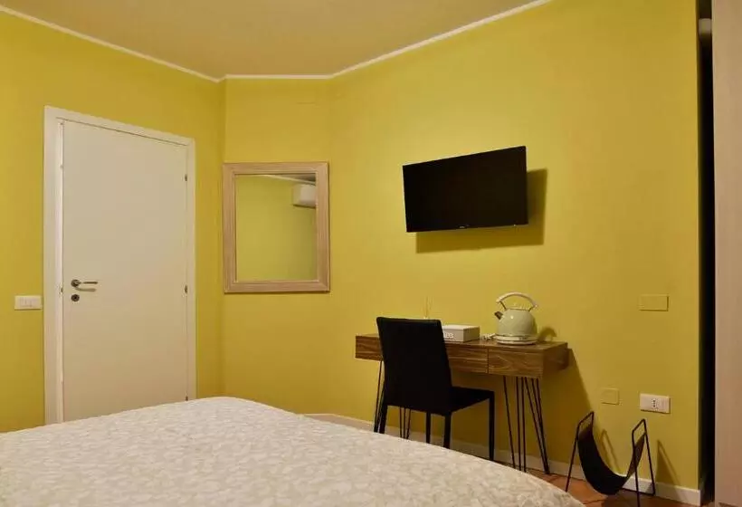 تختخواب و صبحانه Room & Breakfast Canalino 21