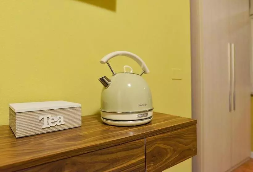 تختخواب و صبحانه Room & Breakfast Canalino 21