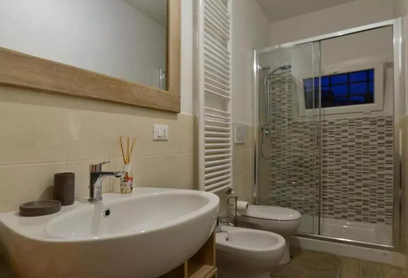 تختخواب و صبحانه Room & Breakfast Canalino 21