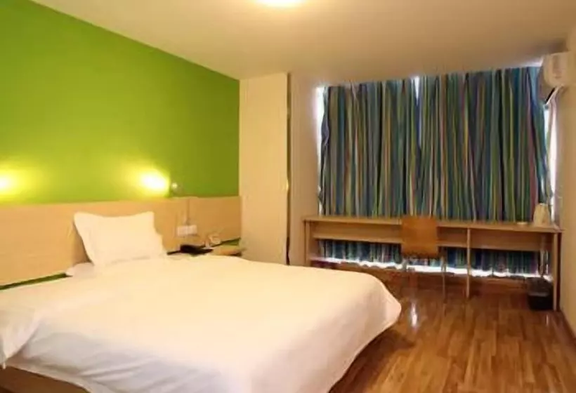 ホテル 7 Days Inn