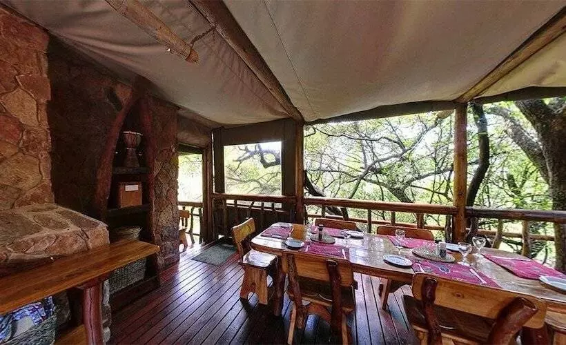 Hotelli Black Leopard Camp