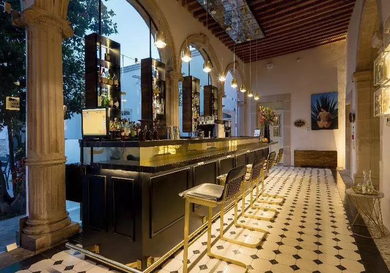 Central Hotel Boutique