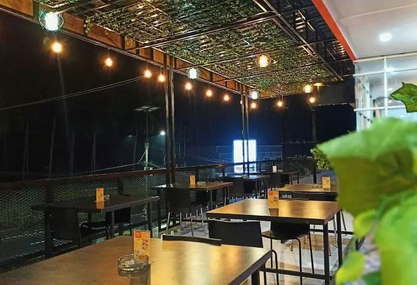 ホテル Mel's Inn Manado