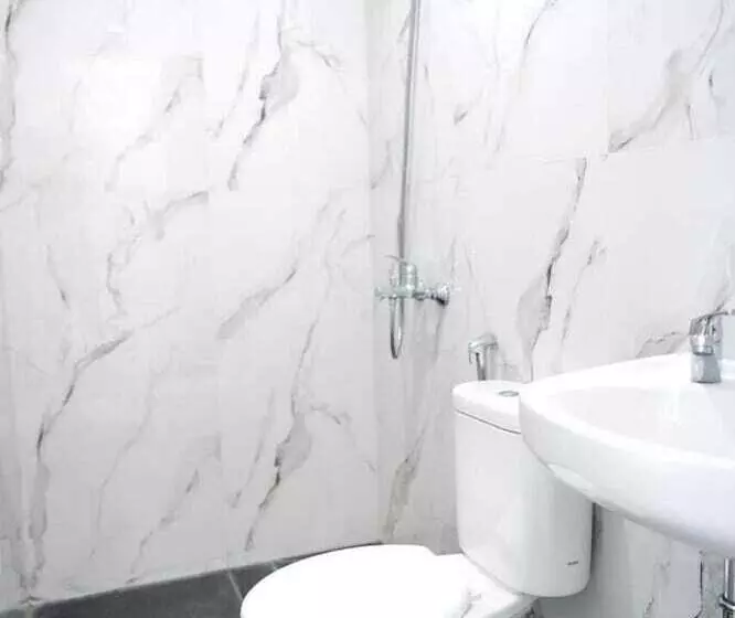 ホテル Mel's Inn Manado