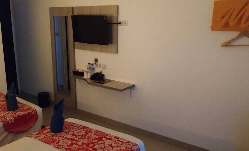 호텔 Mel's Inn Manado