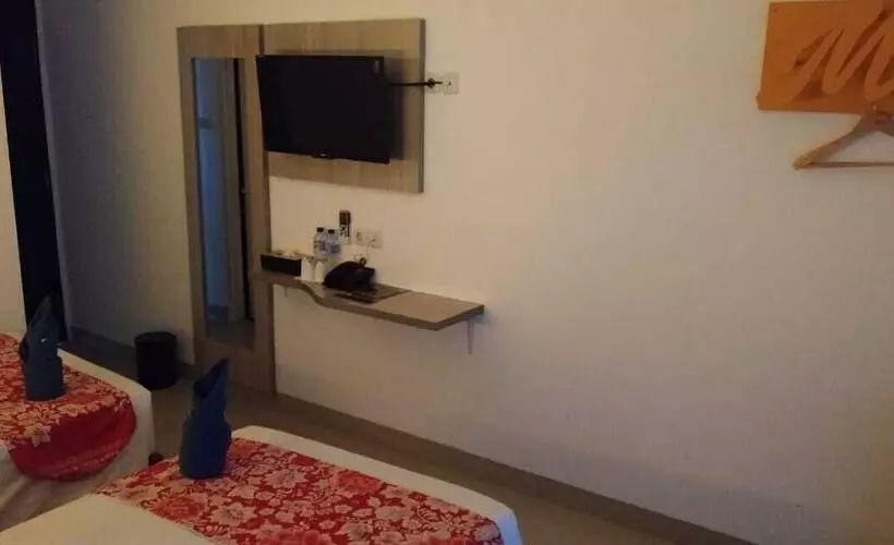 ホテル Mel's Inn Manado