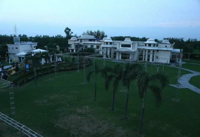 Hotelli Palette   Silver Castle