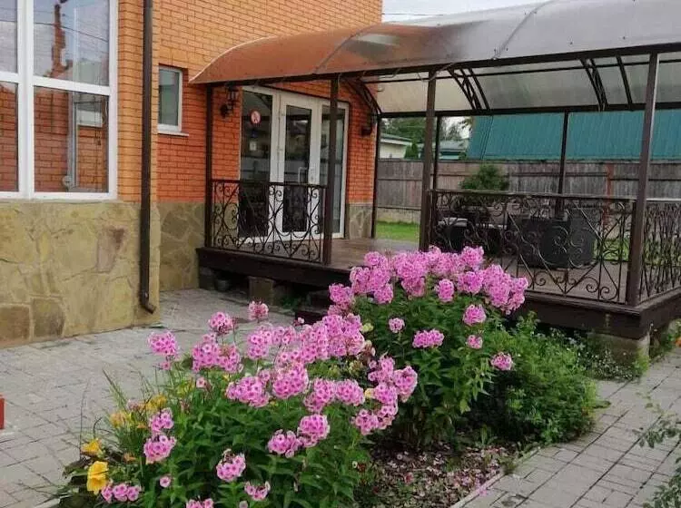 هتل Tiara Domodedovo Guest House