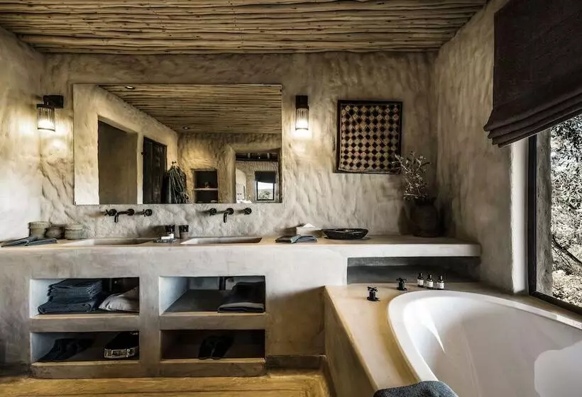 هتل Zannier Omaanda