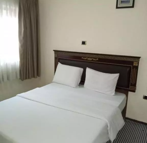 تختخواب و صبحانه Lucy Guest House