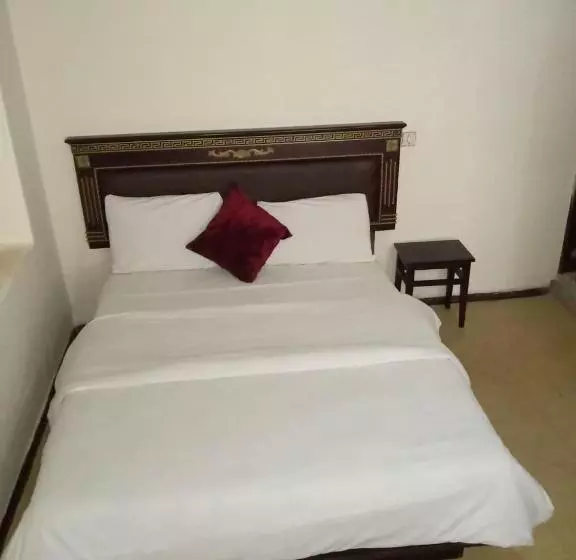 تختخواب و صبحانه Lucy Guest House