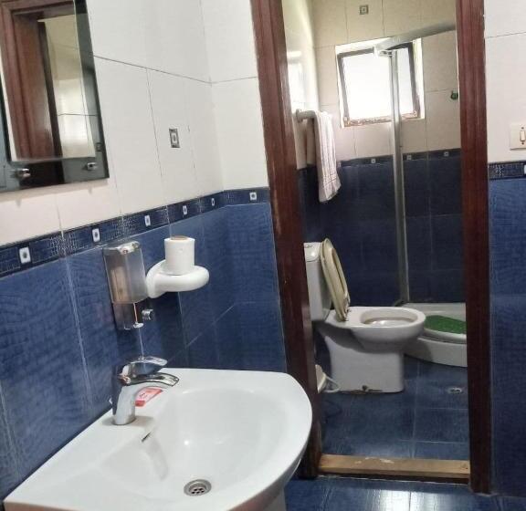 تختخواب و صبحانه Lucy Guest House