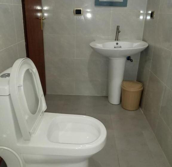 تختخواب و صبحانه Lucy Guest House