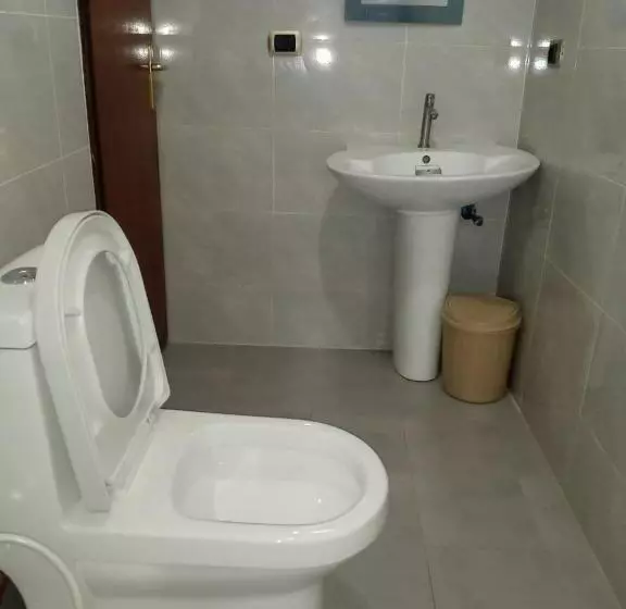 تختخواب و صبحانه Lucy Guest House