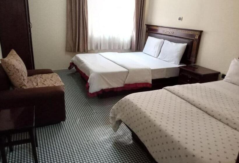 تختخواب و صبحانه Lucy Guest House