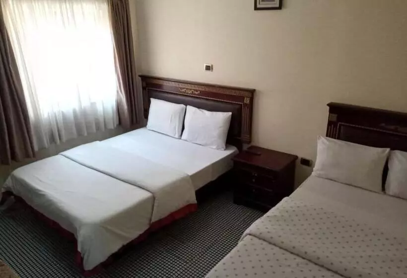 تختخواب و صبحانه Lucy Guest House