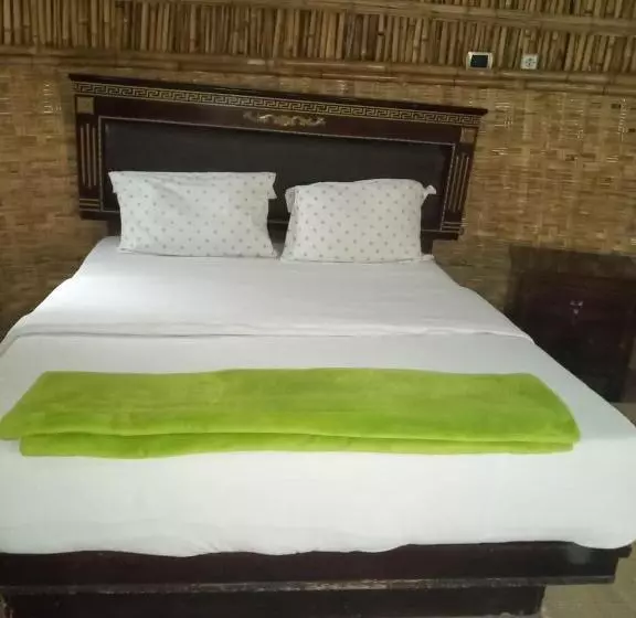 تختخواب و صبحانه Lucy Guest House