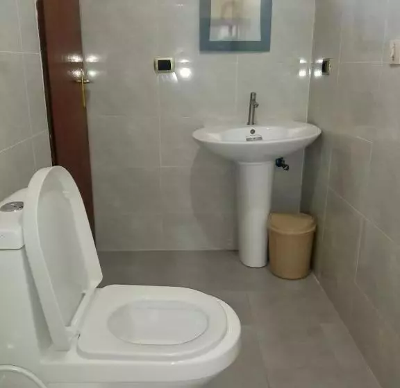 تختخواب و صبحانه Lucy Guest House