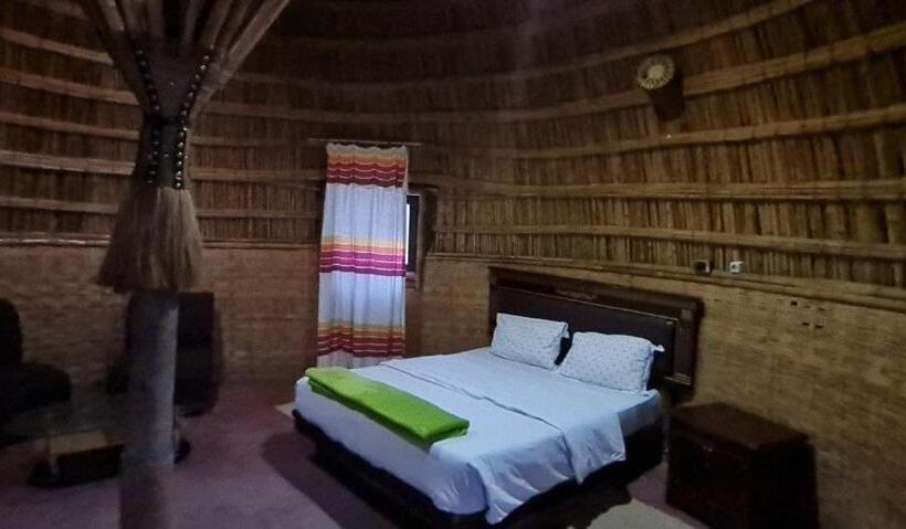 تختخواب و صبحانه Lucy Guest House