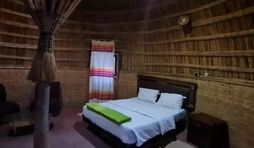 تختخواب و صبحانه Lucy Guest House