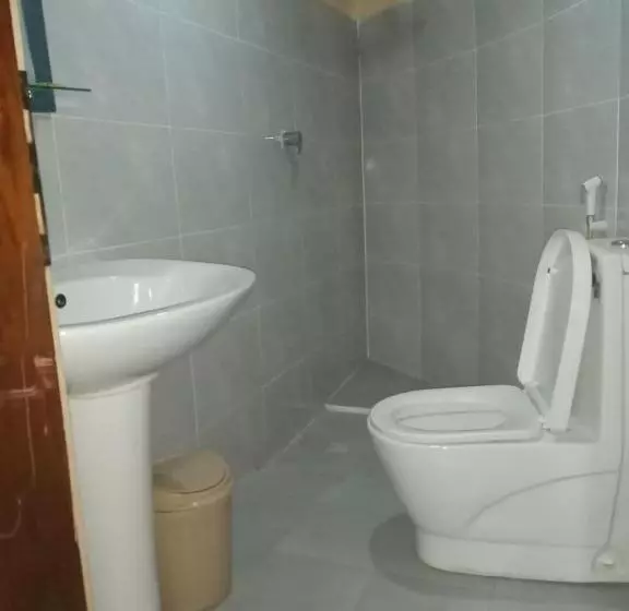 تختخواب و صبحانه Lucy Guest House