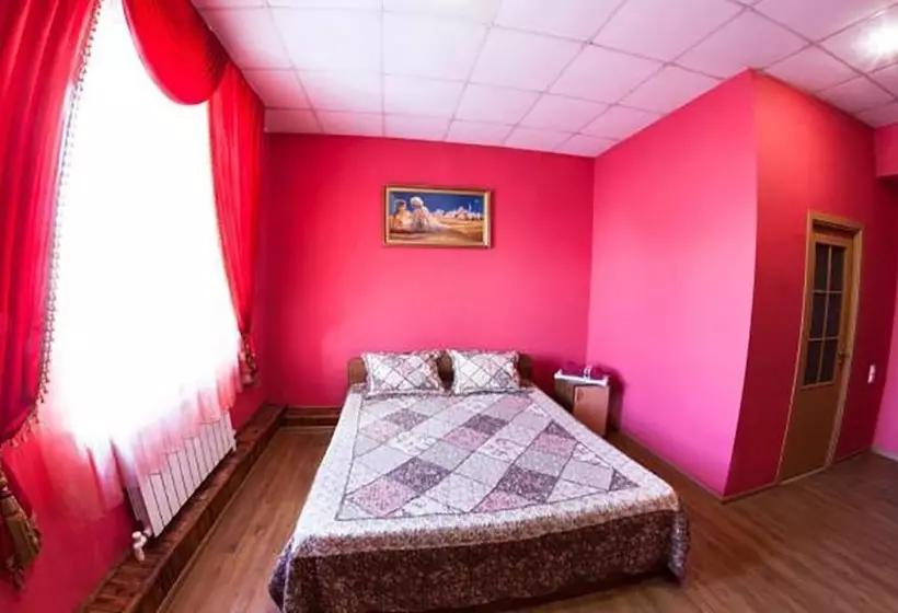 پانسیون Tysacha I Odna Noch