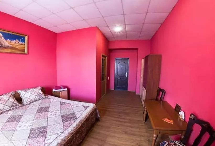 پانسیون Tysacha I Odna Noch