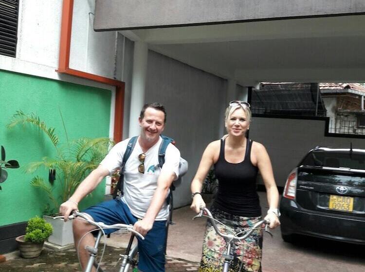 تختخواب و صبحانه Myro Homestay