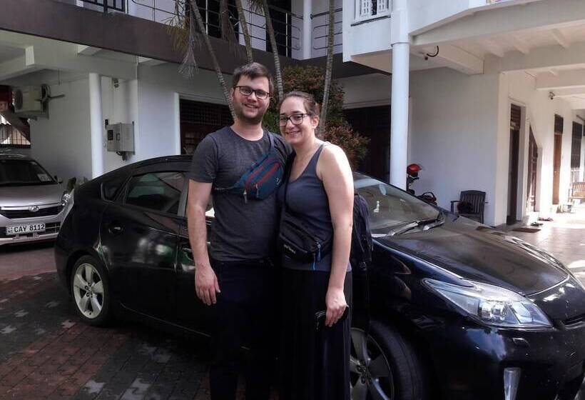 تختخواب و صبحانه Myro Homestay